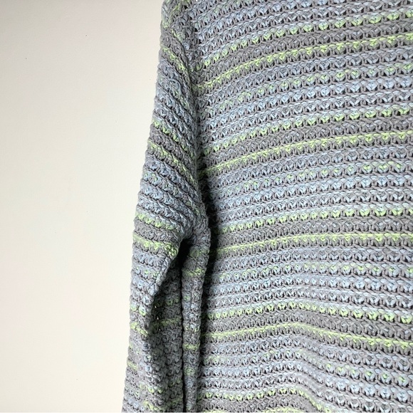 < Liz Claiborne Pastel Knit Collared Oversized Sweater > - Picture 7 of 7